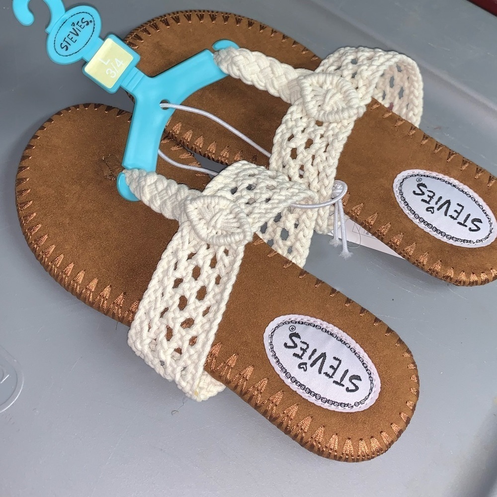Stevies Girls Crochet Flip Flops / Sandals size 3-4